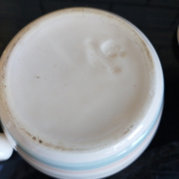 Pfaltzgraff Aura Creamer, Sugar Bowl & Shaker Set - Picture 9 of 10